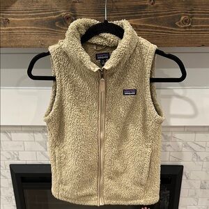 Patagonia beige tan Sherpa Fleece Vest Cozy Outdoor Wear